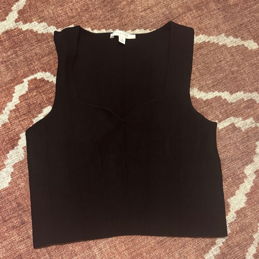 Classic Black Sleeveless Tank Top